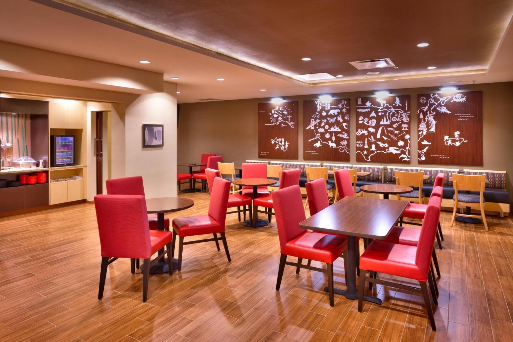 Towneplace Suites By Marriott Dickinson Exterior photo